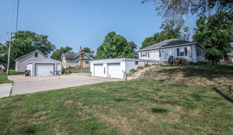 23380 Water St, Hampton, MN 55031