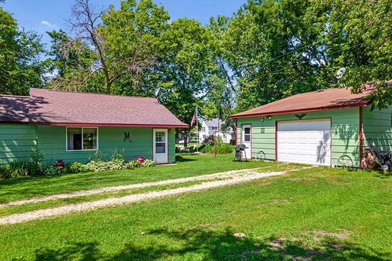 140 W 6th St, Buffalo City, WI 54622