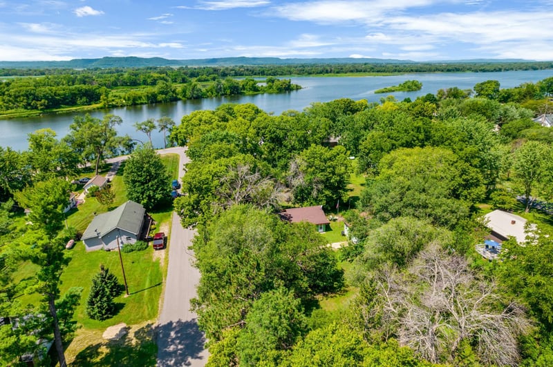 140 W 6th St, Buffalo City, WI 54622