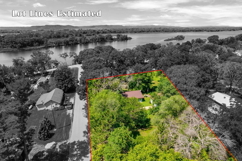 140 W 6th St, Buffalo City, WI 54622