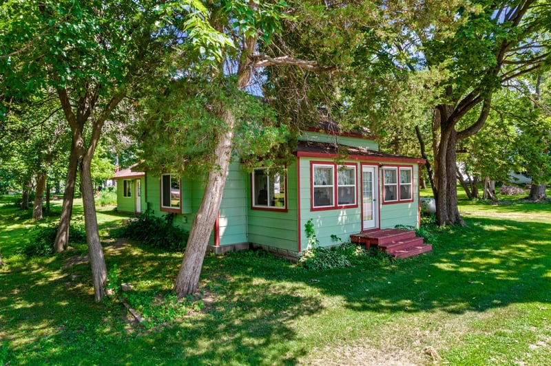 140 W 6th St, Buffalo City, WI 54622
