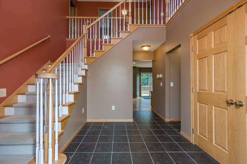 852 Mill Race Rd, Madelia, MN 56062