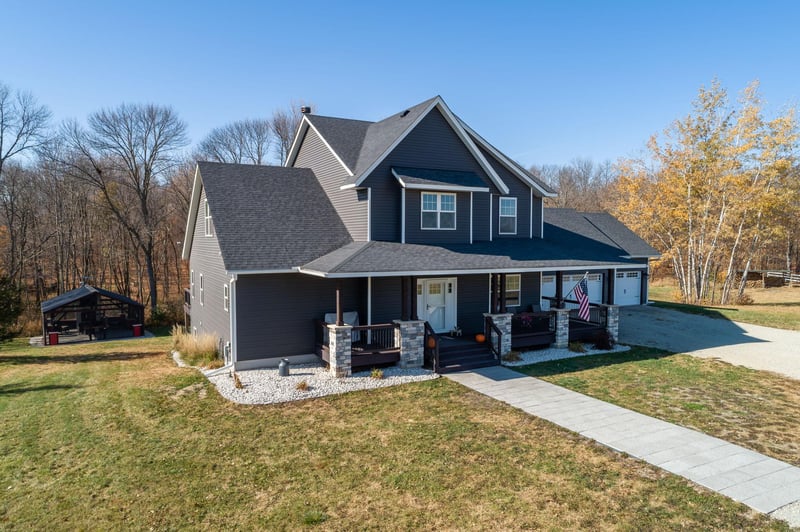 6099 French Lake Trl, Faribault, MN 55021