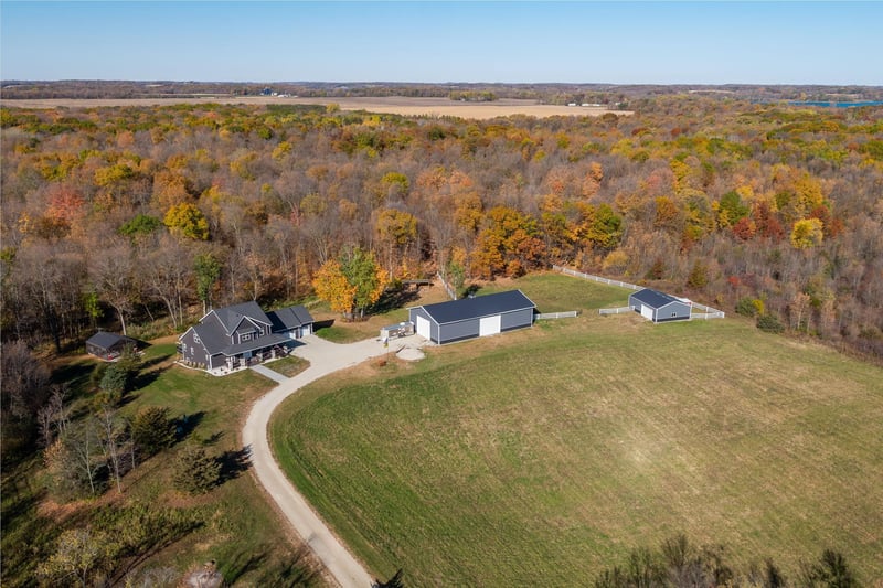 6099 French Lake Trl, Faribault, MN 55021