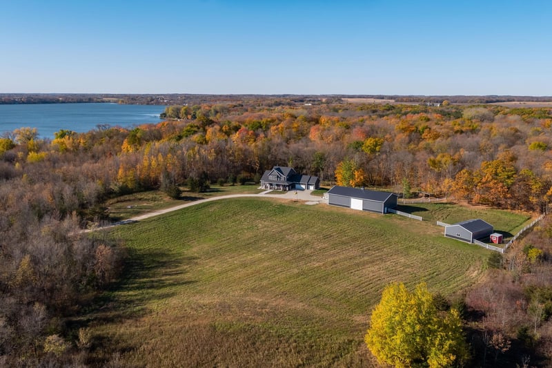 6099 French Lake Trl, Faribault, MN 55021