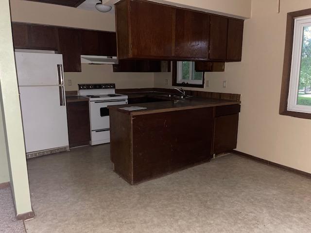 571 573 N Montgomery Ave, Le Center, MN 56057