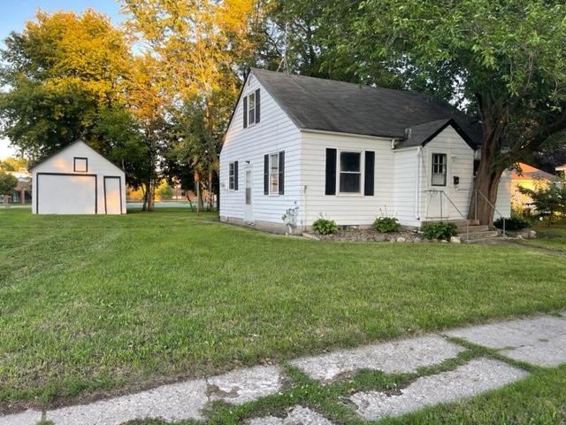 137 Mill Ave, Le Center, MN 56057