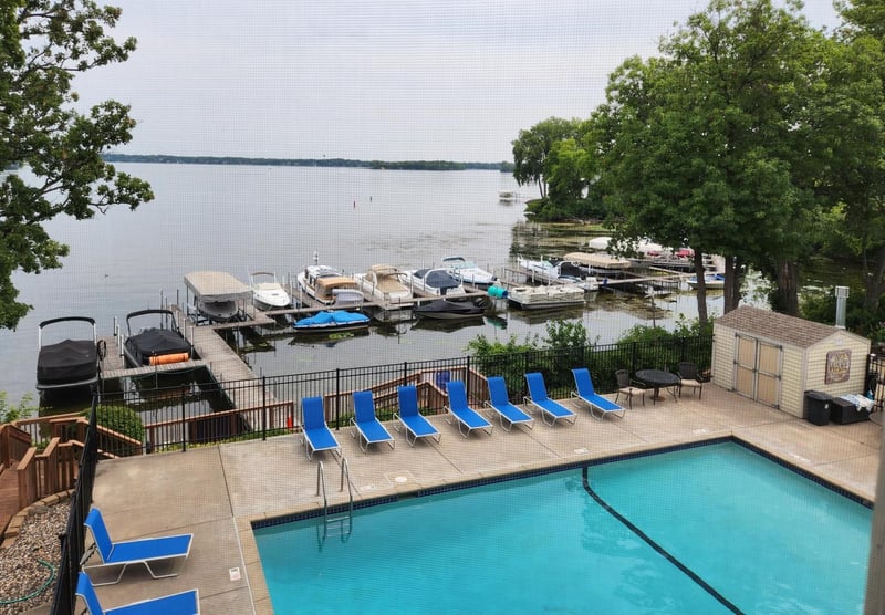 2400 Interlachen Rd #315, Spring Park, MN 55384