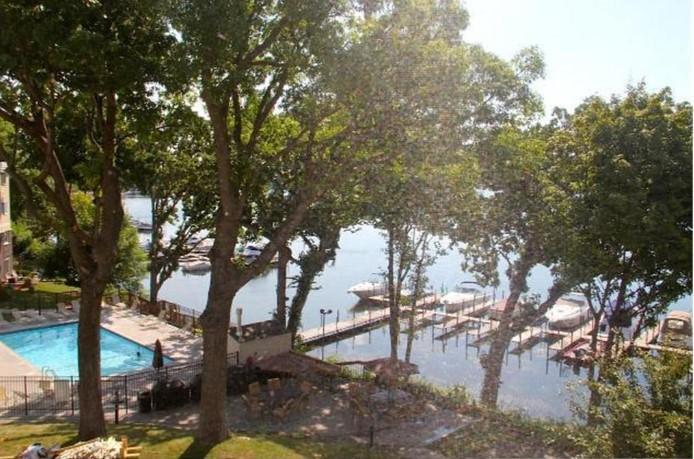 2400 Interlachen Rd #315, Spring Park, MN 55384