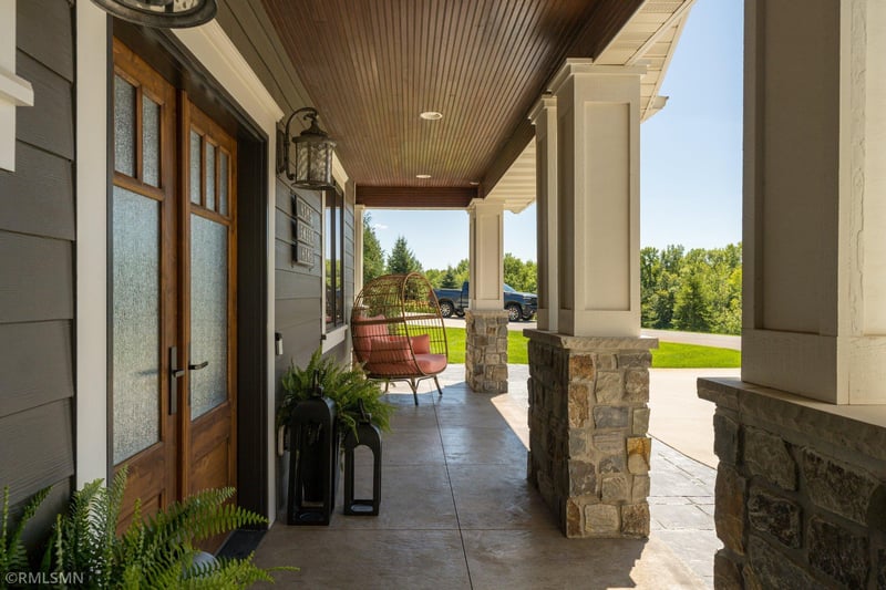 60320 Maverick Ct, Madison Lake, MN 56063