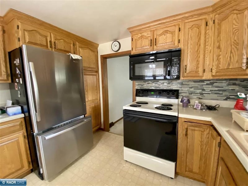 122 W 4th Ave, Keewatin, MN 55753