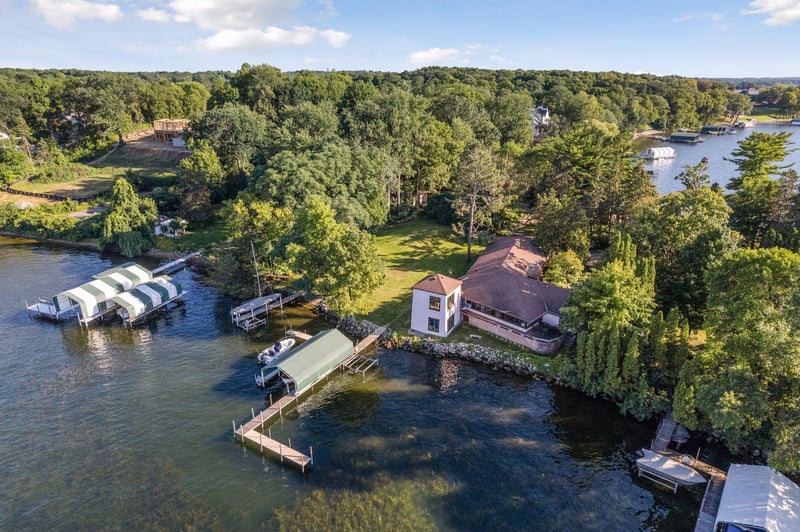 2530 Spirit Knob Rd, Wayzata, MN 55391