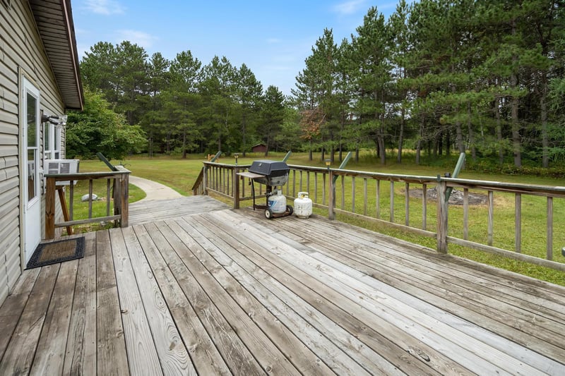 9756 Osborn Rd, Britt, MN 55710