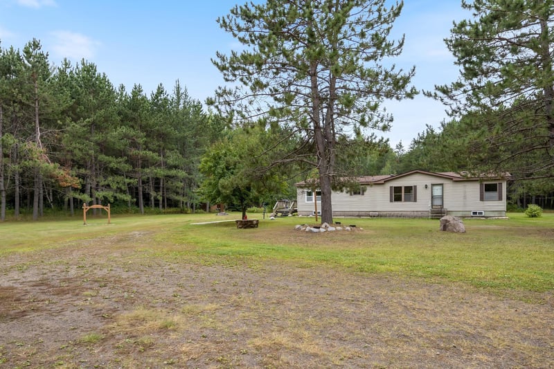 9756 Osborn Rd, Britt, MN 55710
