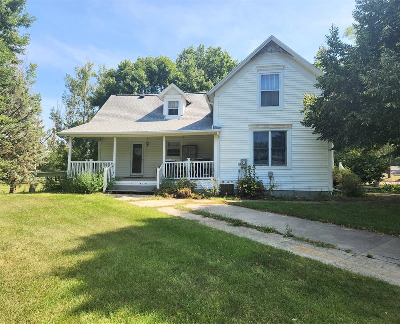 201 Roosevelt St N, Lake Wilson, MN 56151