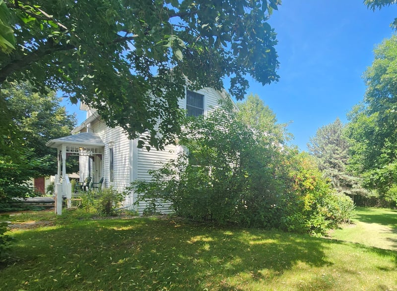 201 Roosevelt St N, Lake Wilson, MN 56151
