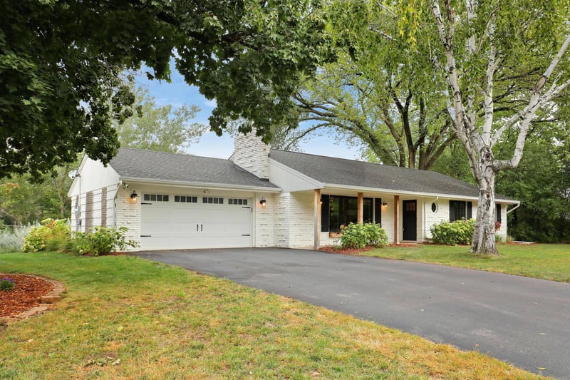 102 Chevy Chase Dr, Orono, MN 55391