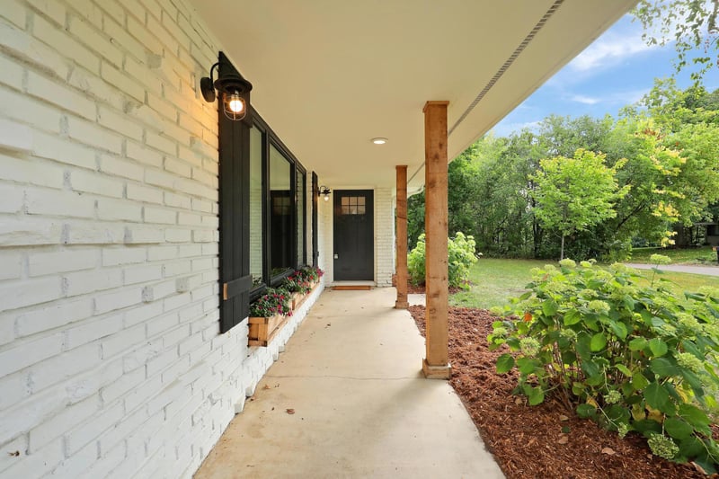 102 Chevy Chase Dr, Orono, MN 55391