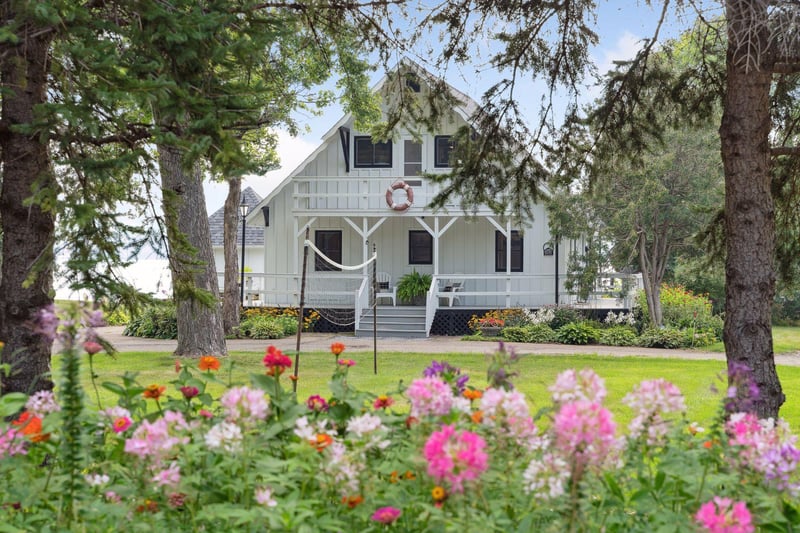 2894 Lindgren Ln, Independence, MN 55359