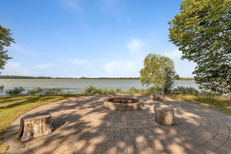 22200 62nd St NW, Sunburg, MN 56289