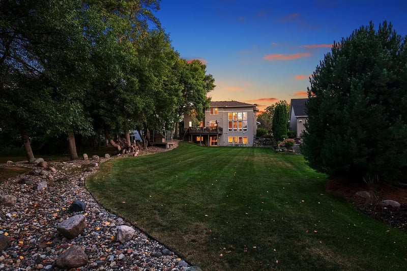 9208 Glacier Rd, Minnetrista, MN 55375