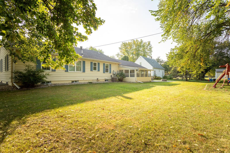 401 1st St E, Chokio, MN 56221