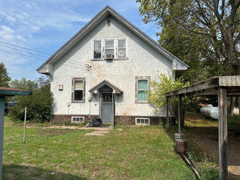 109 Michaels St, Cochrane, WI 54622
