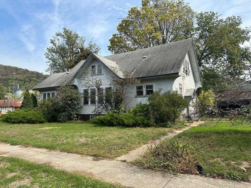 109 Michaels St, Cochrane, WI 54622