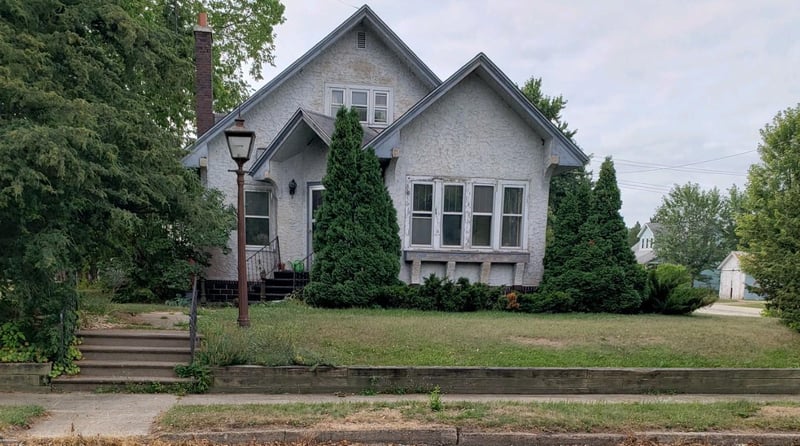109 Michaels St, Cochrane, WI 54622