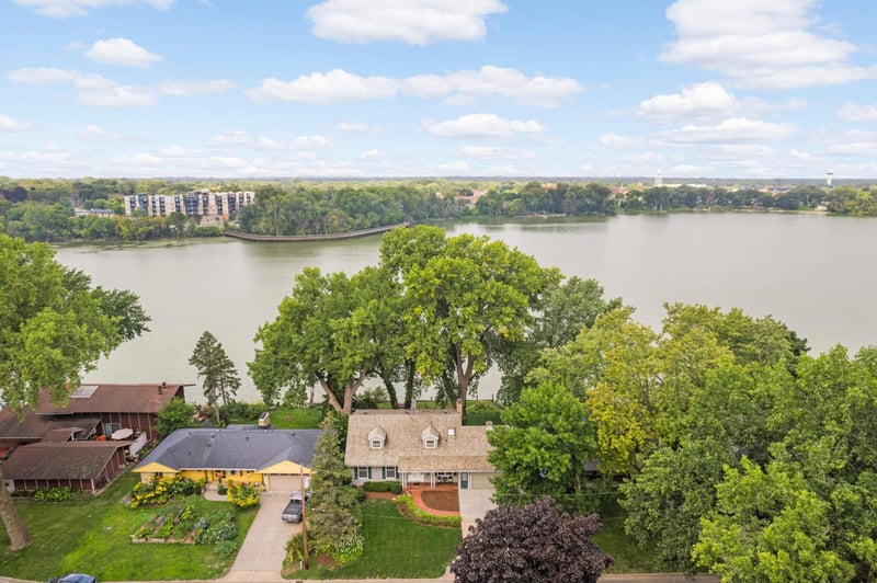 3835 Crystal Lake Blvd, Robbinsdale, MN 55422