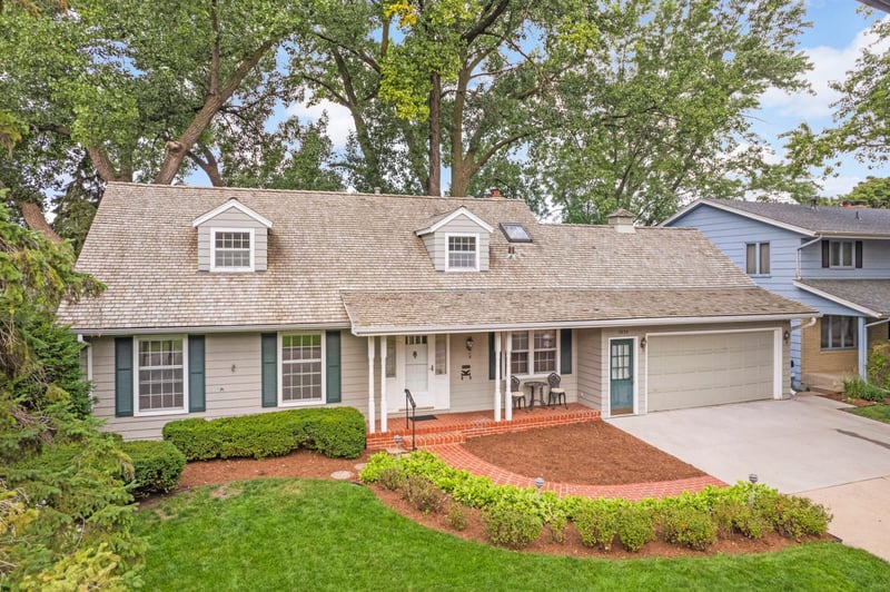 3835 Crystal Lake Blvd, Robbinsdale, MN 55422