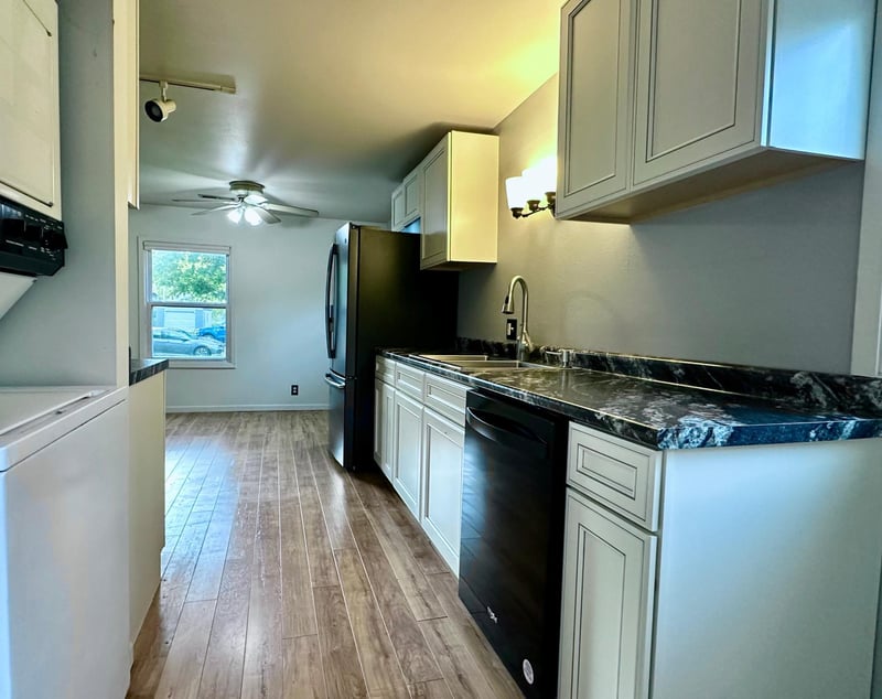 305 SE 1st Ave, Mapleton, MN 56065