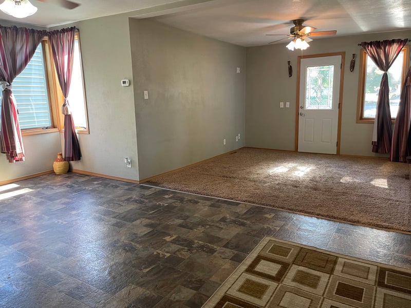 440 Center Ave, Lake Wilson, MN 56151