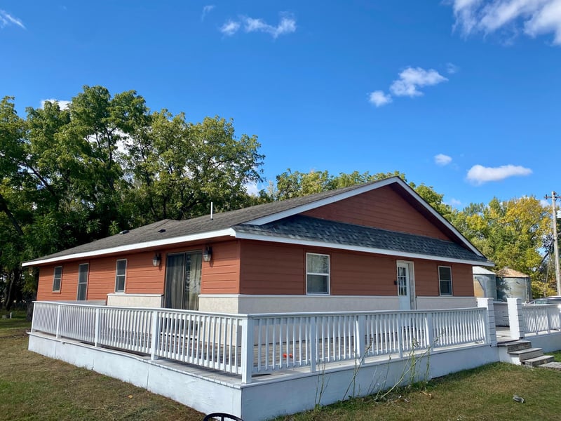 84113 County Road 3, Bird Island, MN 55310
