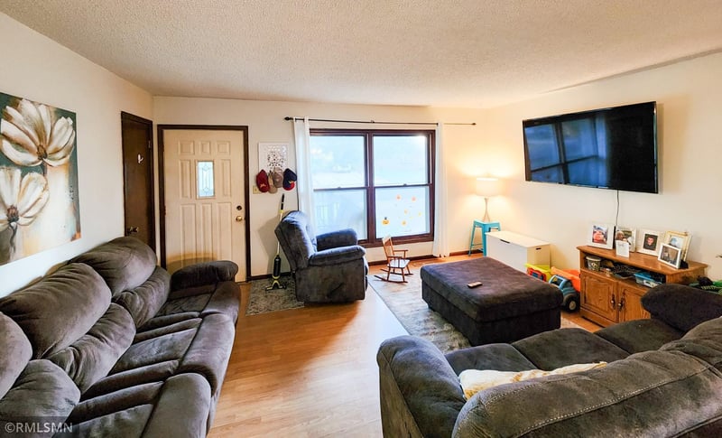 127 Rena Belle NW, Eyota, MN 55934