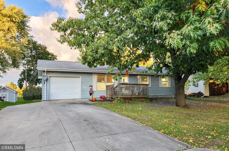 127 Rena Belle NW, Eyota, MN 55934