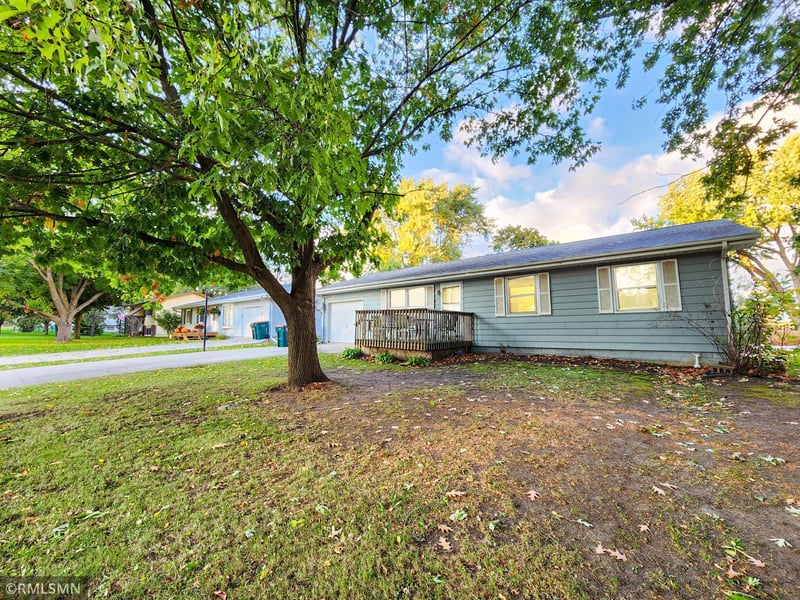 127 Rena Belle NW, Eyota, MN 55934