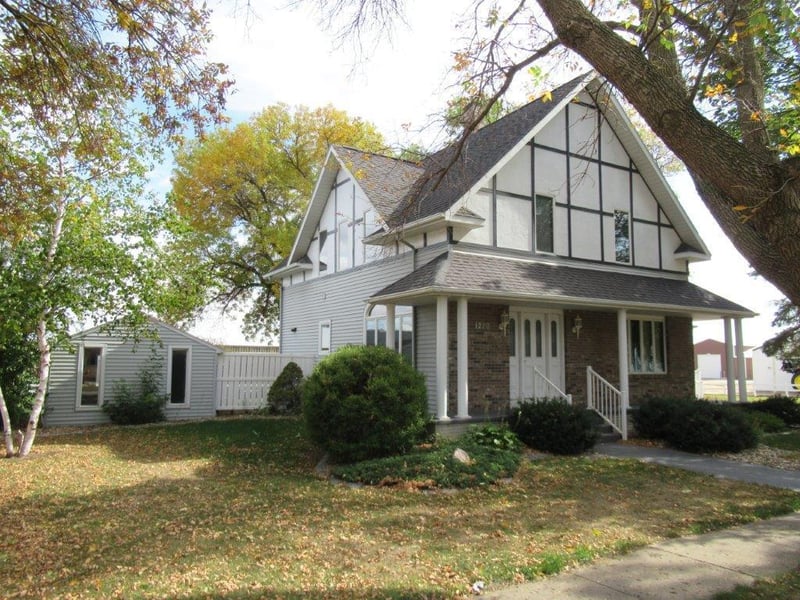 1220 Mechanic St, Edgerton, MN 56128