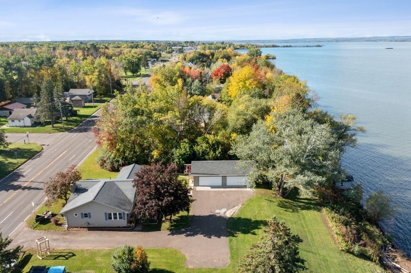 2727 Lake Shore Dr E, Ashland, WI 54806