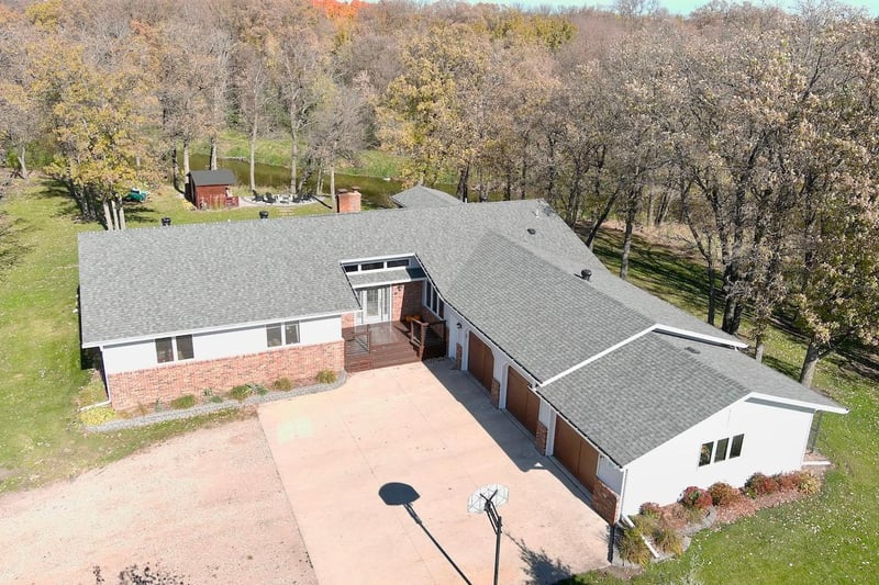 20988 Willchard Dr, Thief River Falls, MN 56701