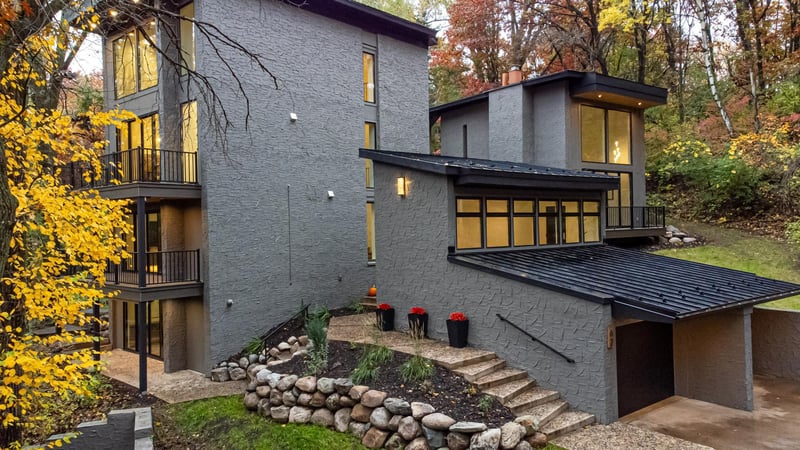 62 E Pleasant Lake Rd, North Oaks, MN 55127