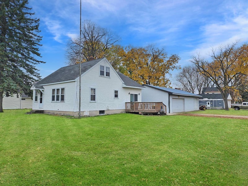 720 1st St E, Lake Lillian, MN 56253