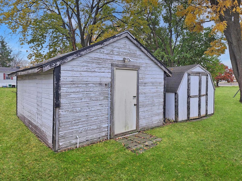 720 1st St E, Lake Lillian, MN 56253