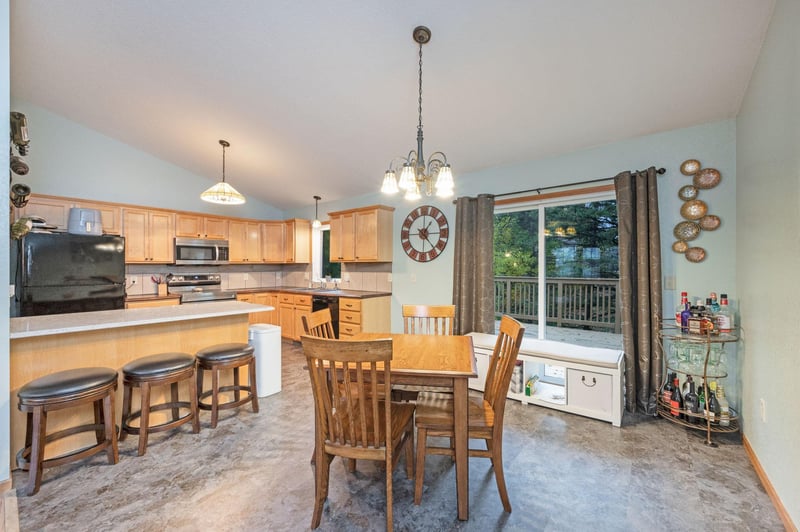 1008 Westwood Dr, Saint James, MN 56081