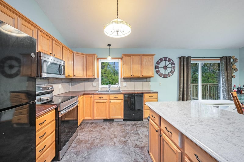1008 Westwood Dr, Saint James, MN 56081