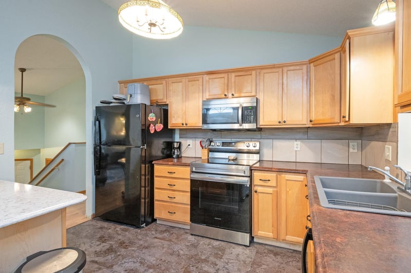 1008 Westwood Dr, Saint James, MN 56081