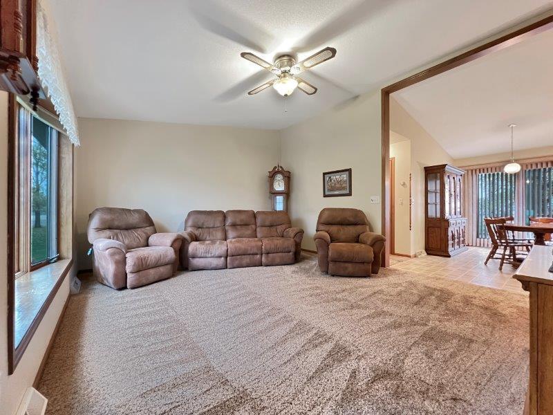 74648 400th St, Saint James, MN 56081