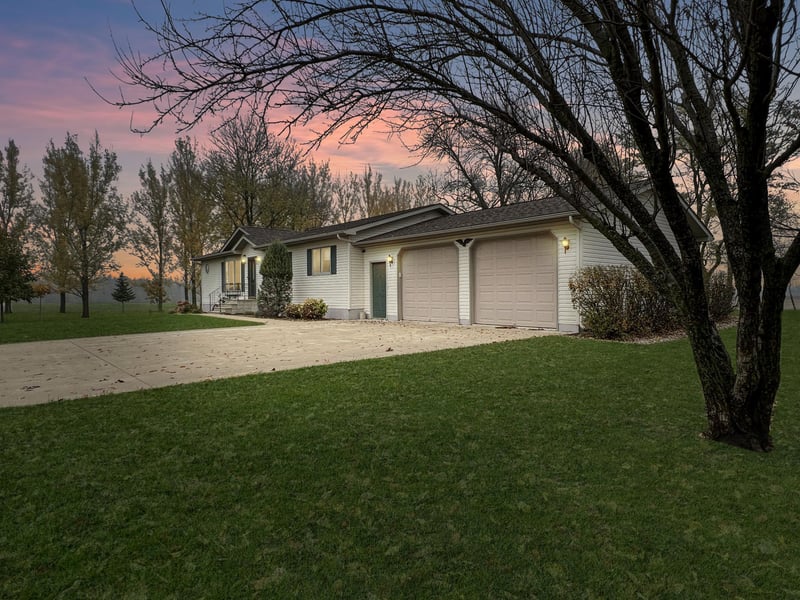 74648 400th St, Saint James, MN 56081