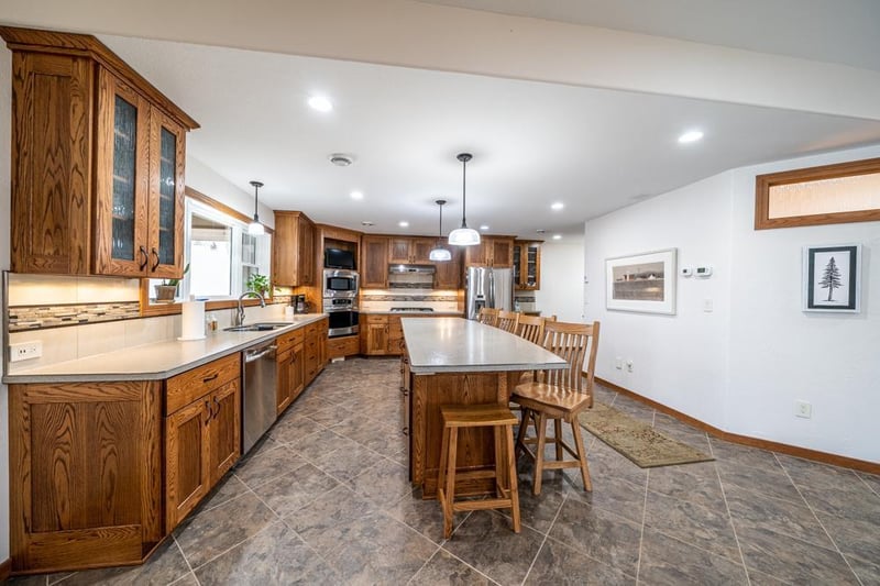 24451 Johnson Ln, Pelican Rapids, MN 56572