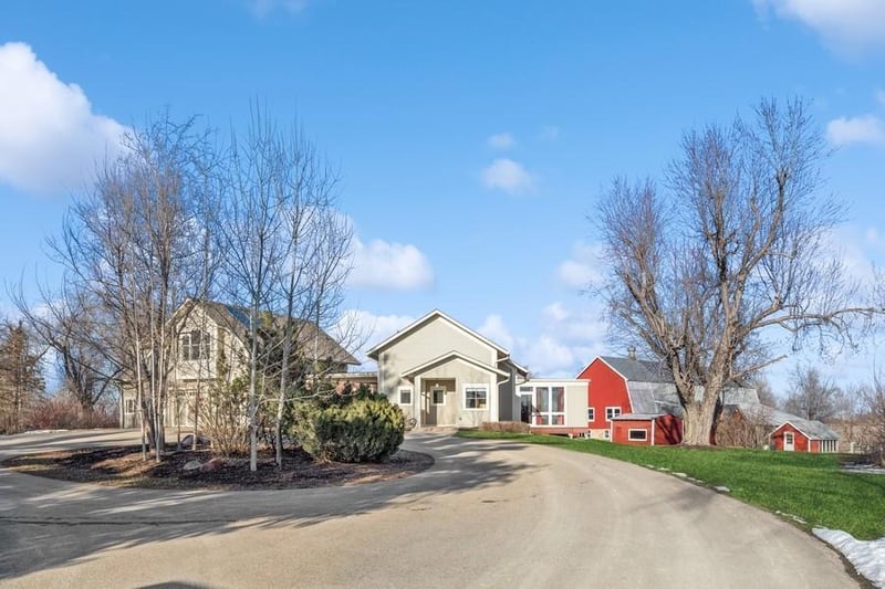12141 Gates Ave, Northfield, MN 55057